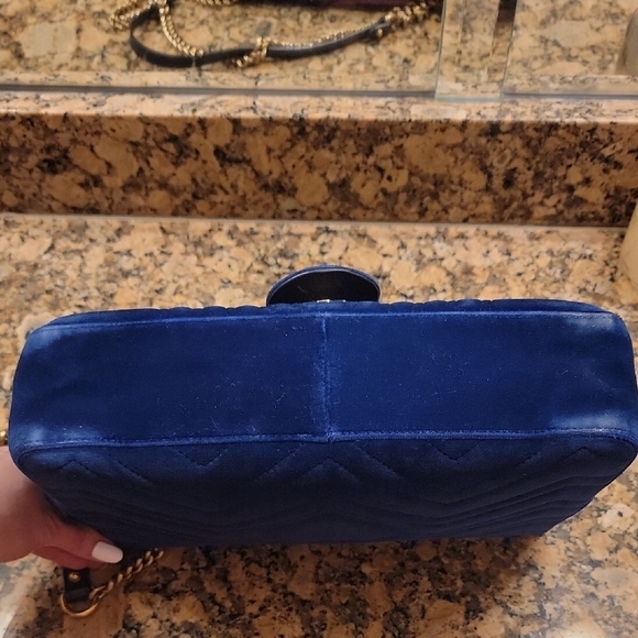 Gucci Blue Velvet Marmont Shoulder Bag. Medium Size. 10×6×3. - Picture 6 of 11